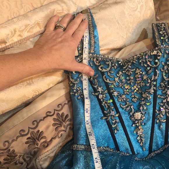 Tiffany princess pageant Ballgown sample size 6 - Picture 8 of 8